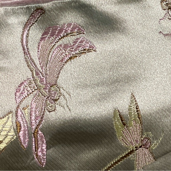 Embroidered Women's Asian Top - Picture 7 of 14